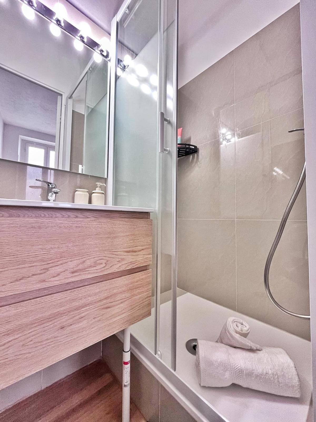 Appartement Lumineux Et Deux Piece - *